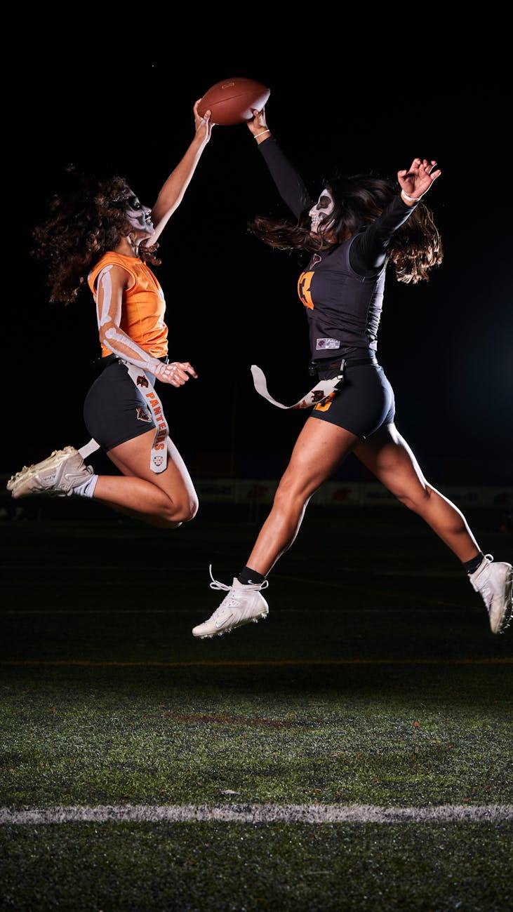 数字博弈社群：探索策略洞察与驾驭潜在风险